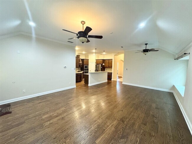 Building Photo - 1713 Fair Oaks Ln