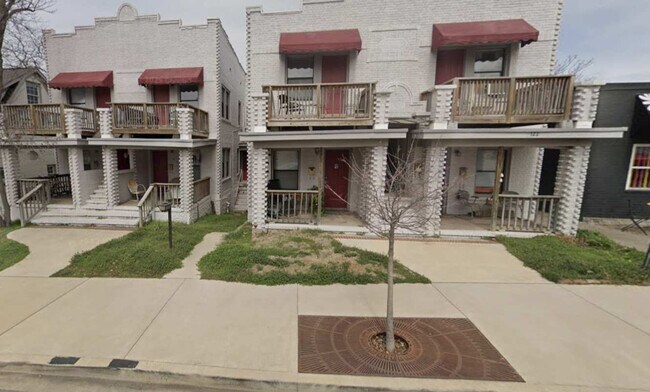 Building Photo - 110 W Meadow St