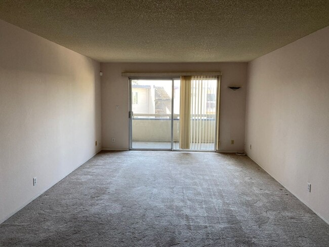 Building Photo - 965 Shorepoint Ct