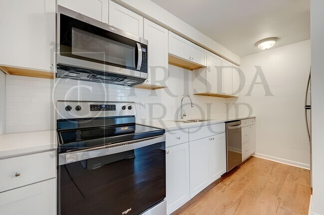 Building Photo - Avail July 1: 2BR Apt in Crafton, 1 Off Street Parking, AC, W/D included, Quartz Countertops, DW,...