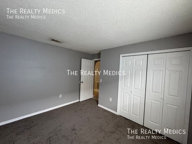 Building Photo - 8125 Golden Chickasaw Cir
