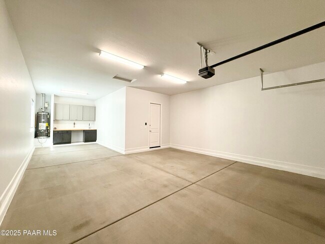 Building Photo - 6832 Claret Dr