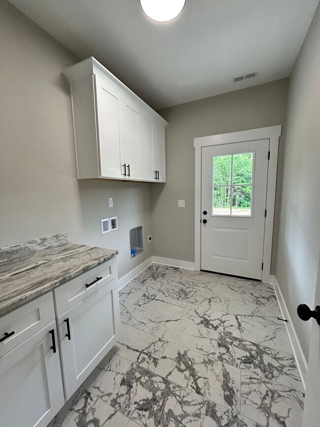 Building Photo - BRAND NEW Ringgold GA Home | 3 Beds, 2.5 Baths, 2.5 Car Garage
