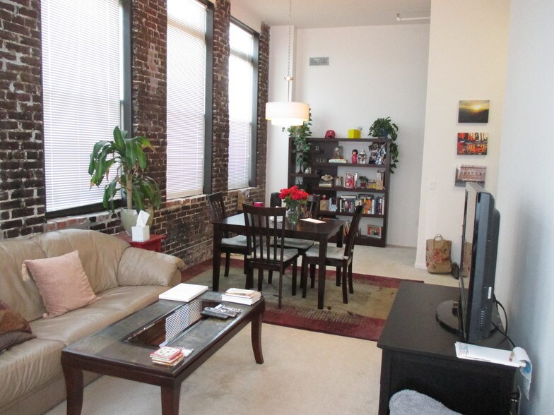 Building Photo - Propper View Manayunk