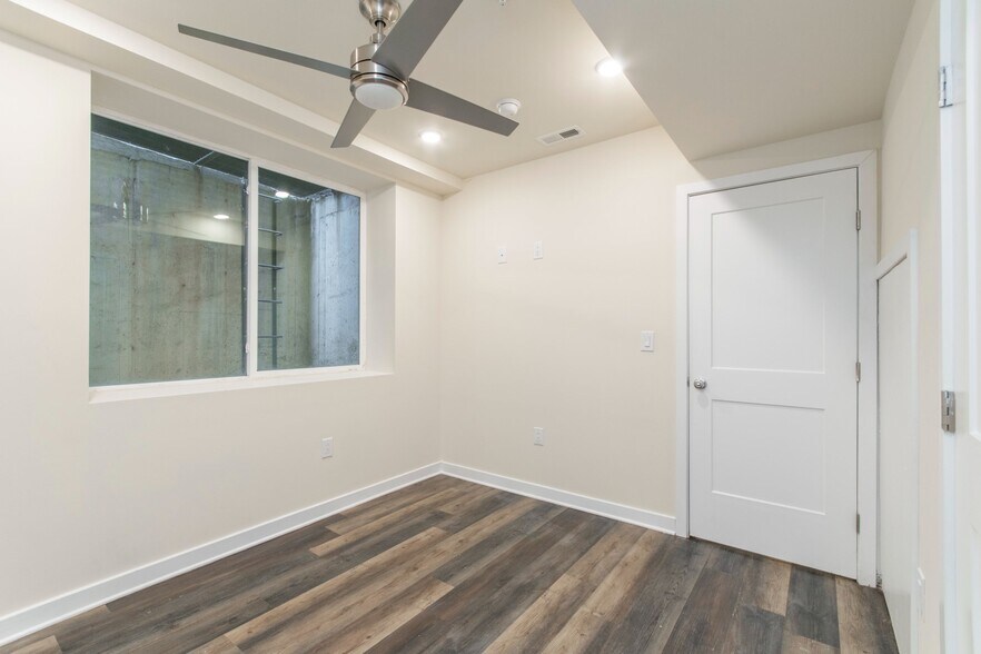 Building Photo - 1330 N 15th St