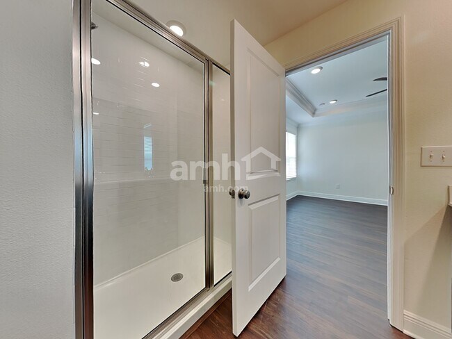 Building Photo - 27446 St Andrews Avenue