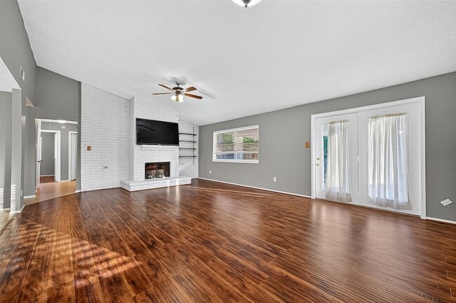 Building Photo - 16355 Sierra Grande Dr