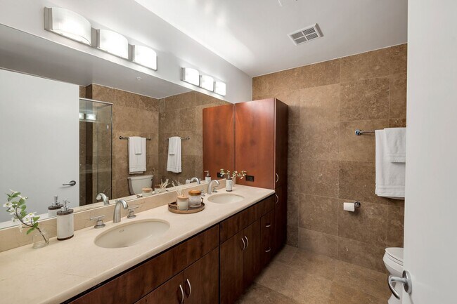 Building Photo - Modern Elegance and Style Colony Camelview 2 Bed Condo