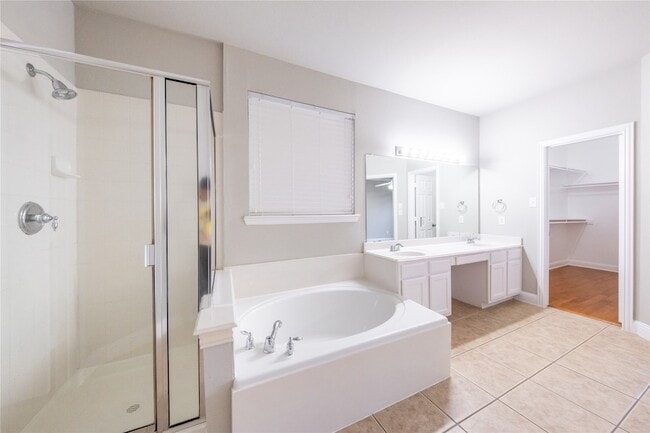 Building Photo - 1067 Valley Vista Dr