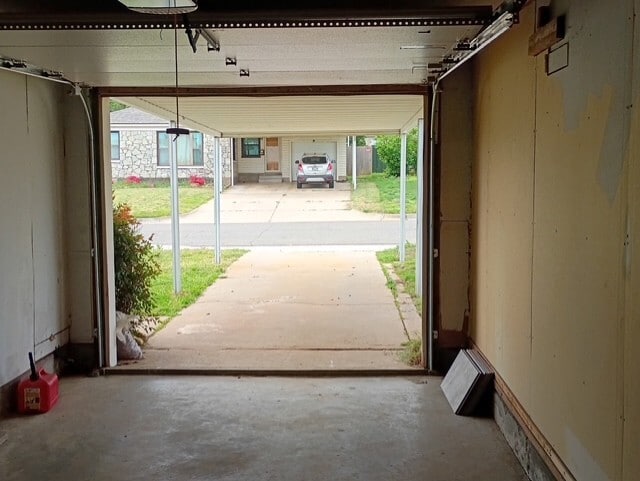 Building Photo - 3927 NW 27th St