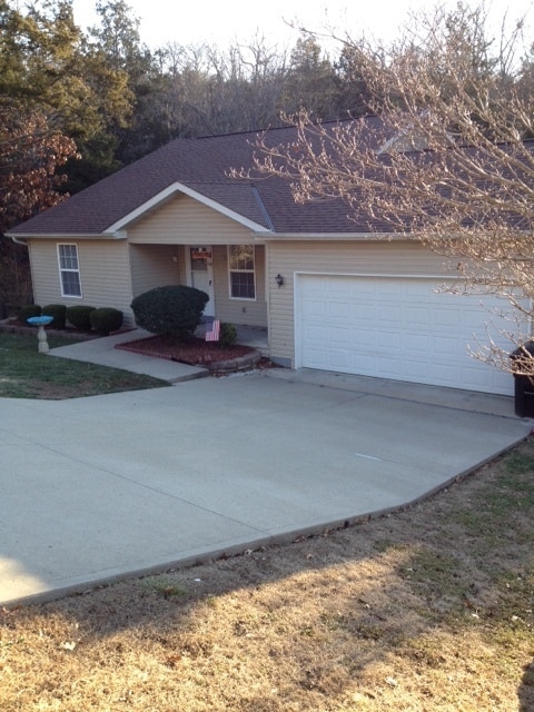 Building Photo - Single Family Home in Branson