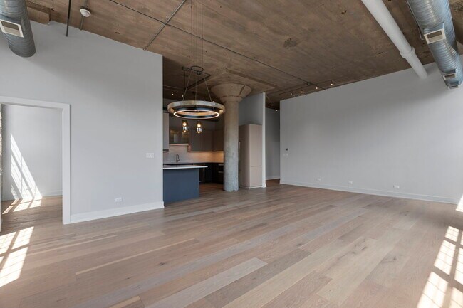 Building Photo - 17 N Loomis St