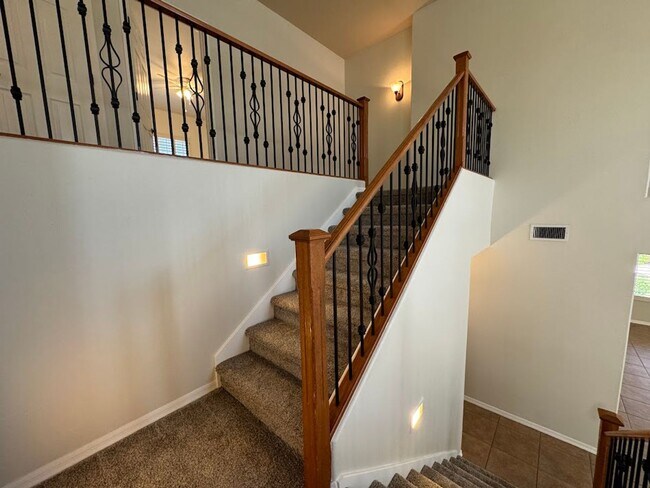 Building Photo - **Move-In Special** BEAUTIFUL 4 BEDROOM 3 ...