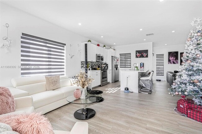 Building Photo - 15961 SW 307 Terrace