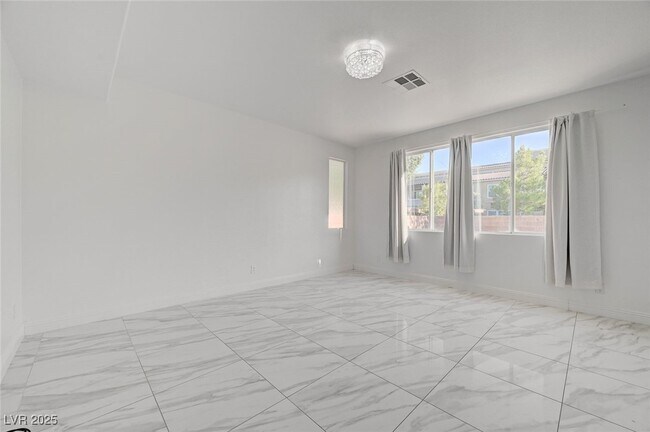 Building Photo - 9893 Canyon Peak Dr