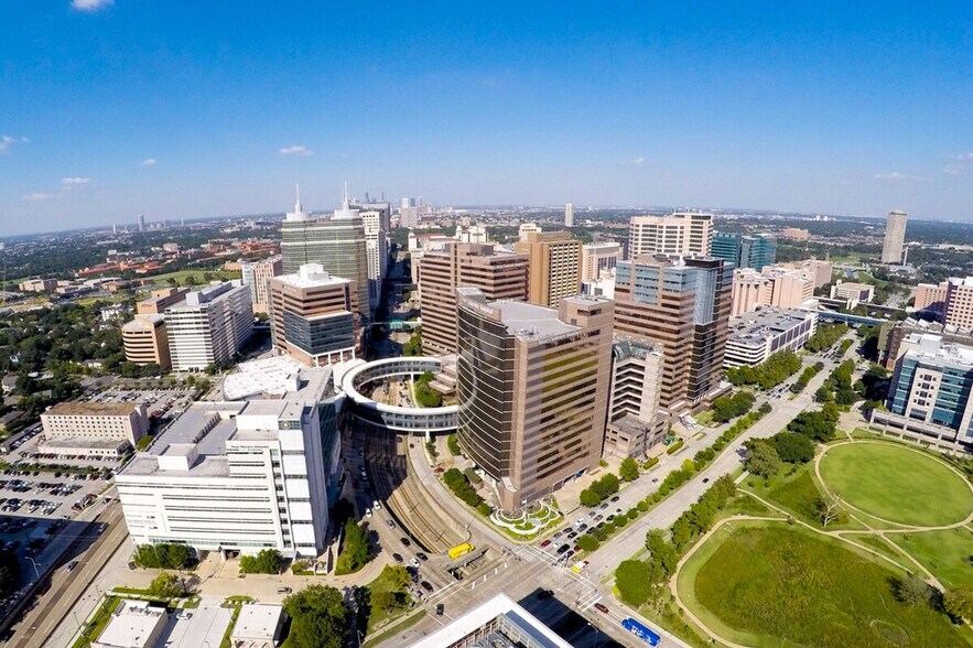 Building Photo - 2022 Holcombe Blvd