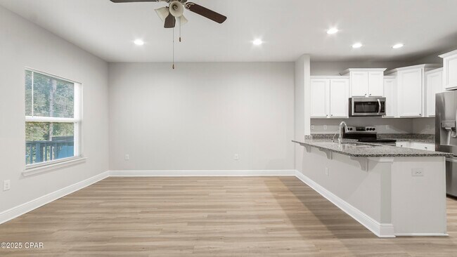 Building Photo - 1881 Pointe Dr