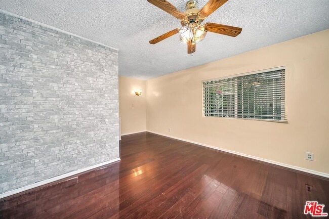 Building Photo - 359 S Highland Ave