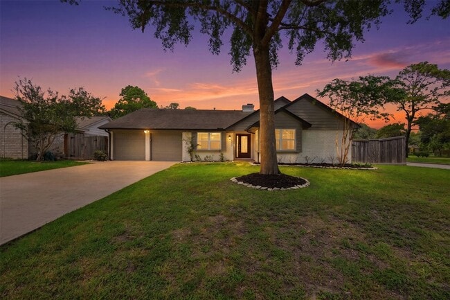 Building Photo - 14002 Myrtlea Dr
