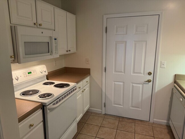 Building Photo - 11371 Clubhaven Pl