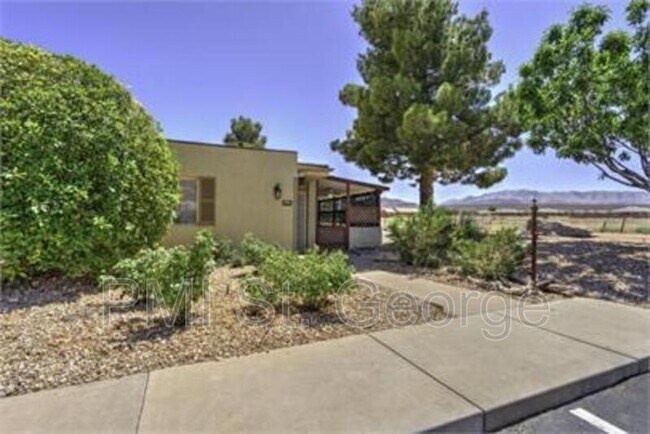 Building Photo - 35 E 600 S