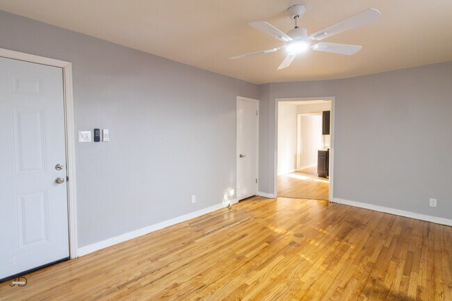 Building Photo - 3206 9th St