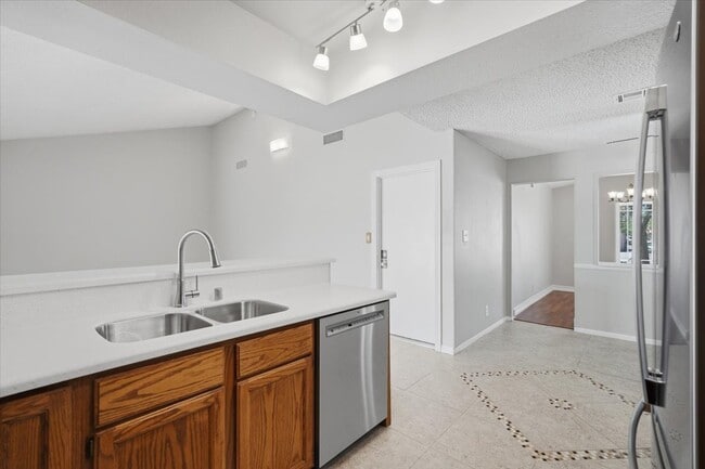 Building Photo - 5389 Kalmia Dr
