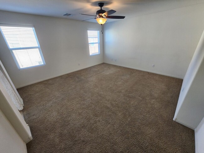 Building Photo - Lovely Two Story Home in Mountain Edge Community