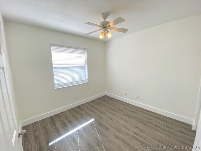 Building Photo - 5830 NW 119th Dr