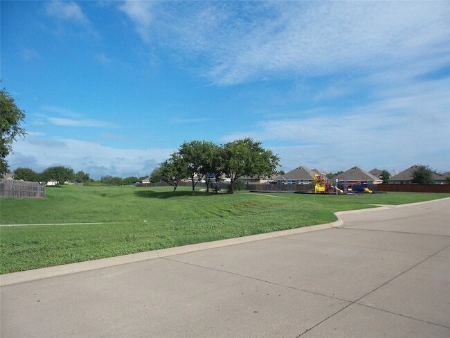 Building Photo - 1121 Beaverwood Ln