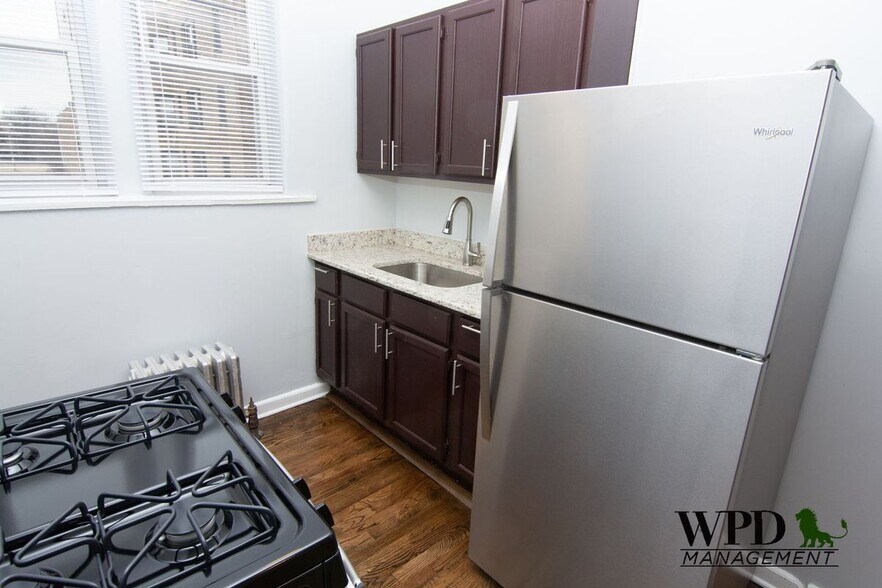 Building Photo - 7305 S Stewart Ave