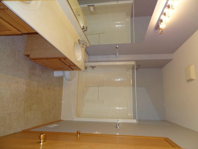 Building Photo - 131 Enclave Cir