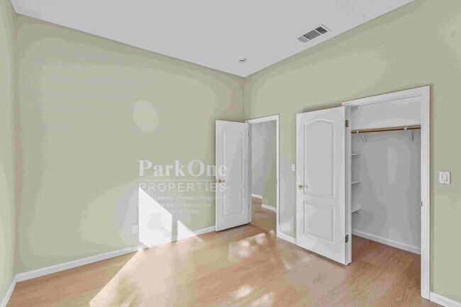 Building Photo - Beautiful Home in Peacock Creek