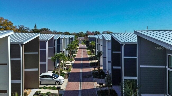 Building Photo - 5789 75th Terrace