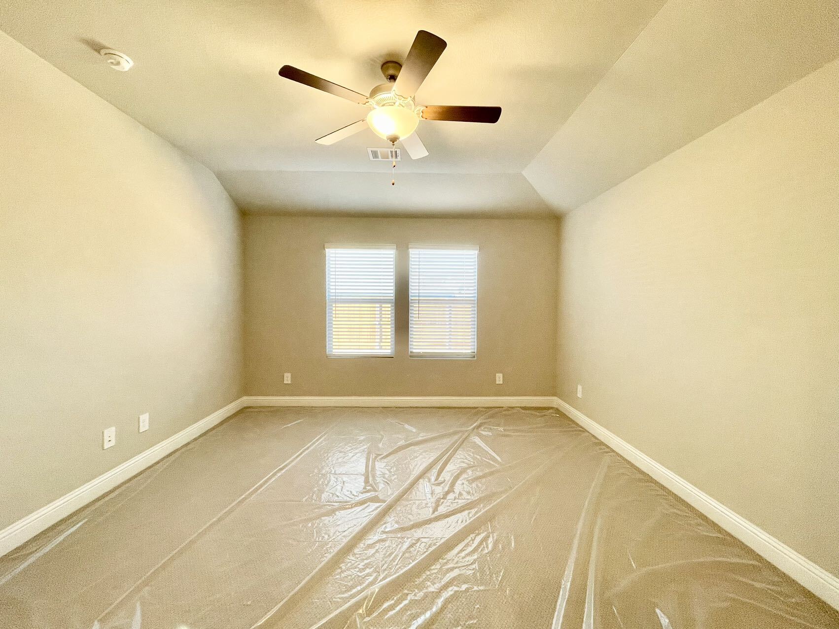 Building Photo - 1203 Mahogany Dr