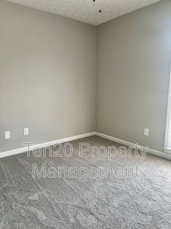 Building Photo - 2521 Lacey Oak Ct