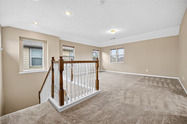 Building Photo - 16419 Sheffield Run Dr