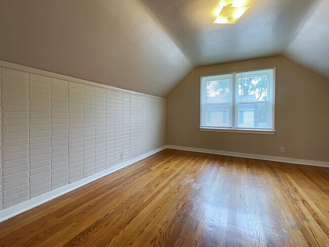 Building Photo - 4924 N 73rd St