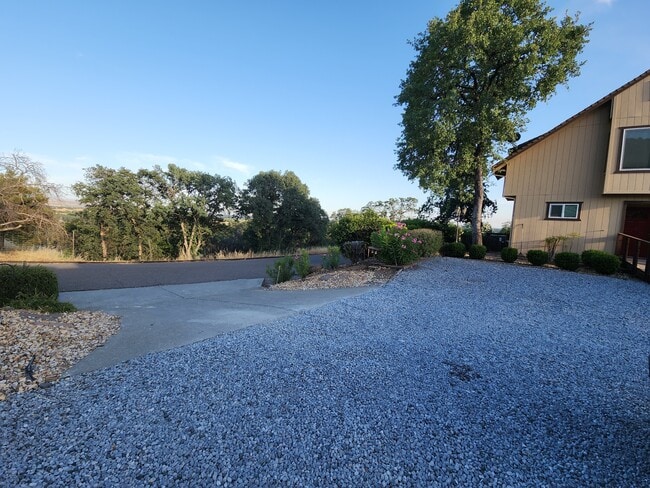Building Photo - 14565 Carriage Ln