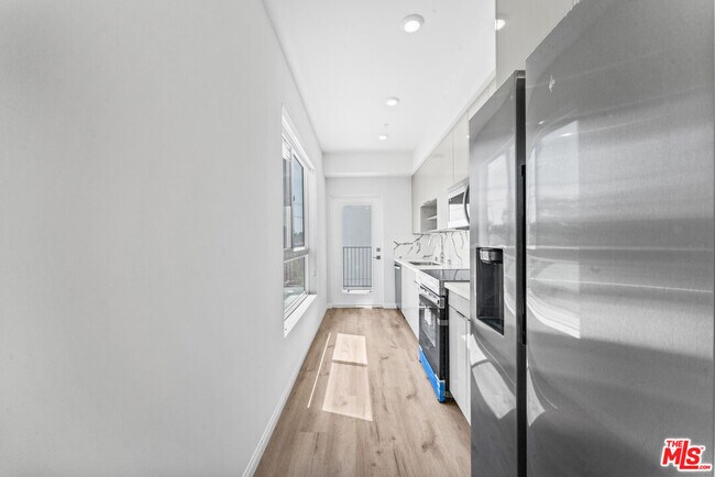 Building Photo - 3105 Bellevue Ave