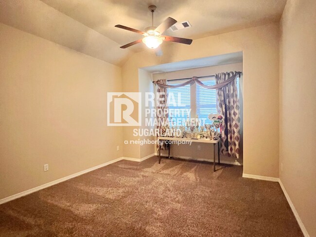Building Photo - Stunning 5-Bedroom, 4.5-Bath Home for Rent in Richmond, TX