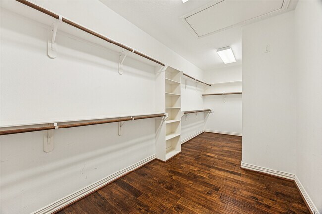 Building Photo - 7231 Laguna Villas