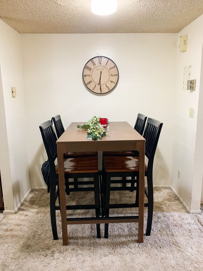 Building Photo - B/1B Pet Friendly Apartment South of BYU