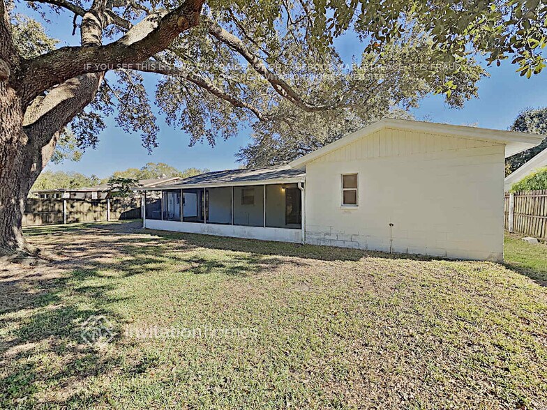 Building Photo - 12718 Sebring Blvd