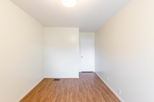 Building Photo - 2349 W 18th Pl