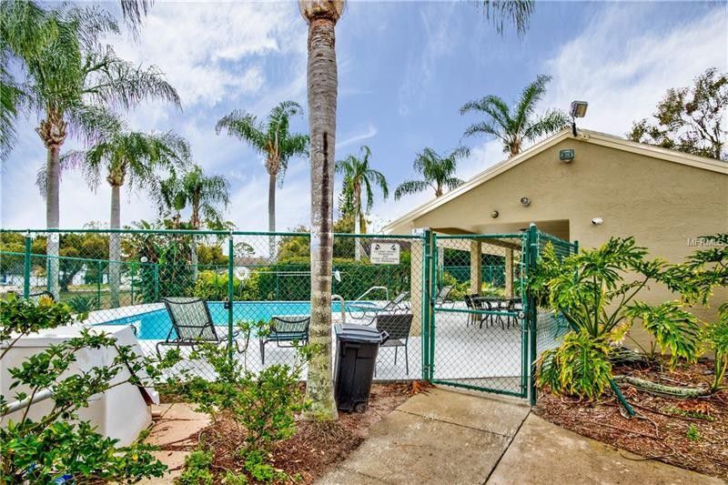 Building Photo - 2879 Thaxton Dr