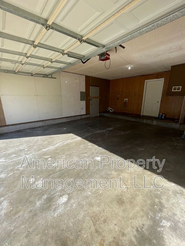 Building Photo - 11841 E 36th St