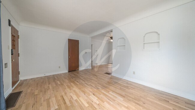 Building Photo - 111 N Sheridan Ave