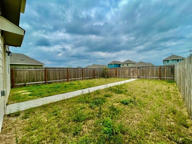 Building Photo - Beautiful Home in a Fantastic Community! Reduced Deposit!