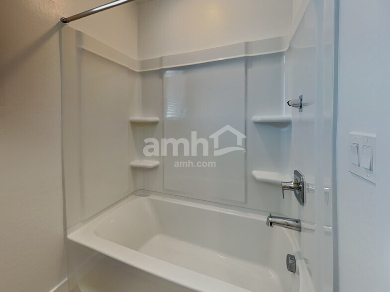 Building Photo - 20177 W Thomas Rd